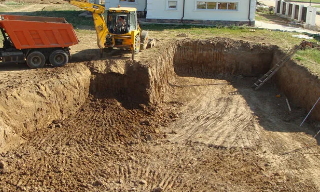 Рытье котлованов под фундамент в Ржеве – цена от 2600 руб. за м3 | 2Землекопа-Ржв