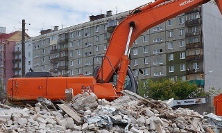 Вывоз строительного мусора с участка в Ржеве недорого от 1560 руб. | 2Землекопа-Ржв